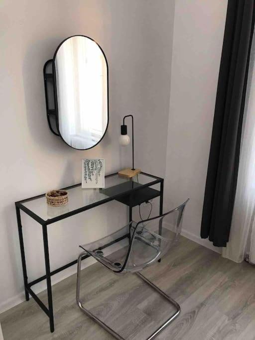 Perfect Location,Newly Decorated Modern, Large Place 60 M2, Really Quiet So You Can Have A Good Night Sleep, Ac, Netflix, Smart Tv, High-Speed Internet, World Famous New York Cafe Only 10 Minutes Walk Будапеща Екстериор снимка