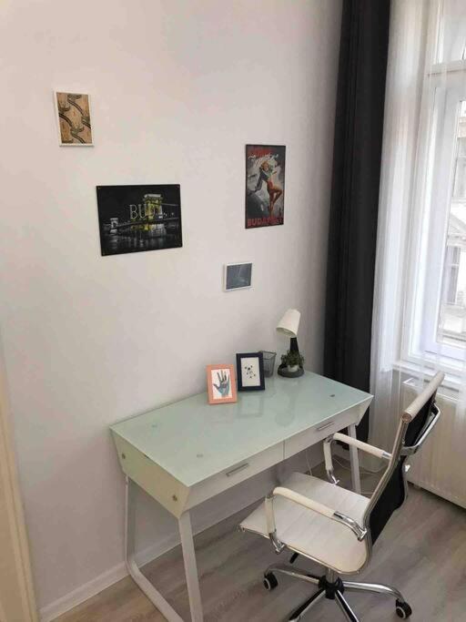 Perfect Location,Newly Decorated Modern, Large Place 60 M2, Really Quiet So You Can Have A Good Night Sleep, Ac, Netflix, Smart Tv, High-Speed Internet, World Famous New York Cafe Only 10 Minutes Walk Будапеща Екстериор снимка