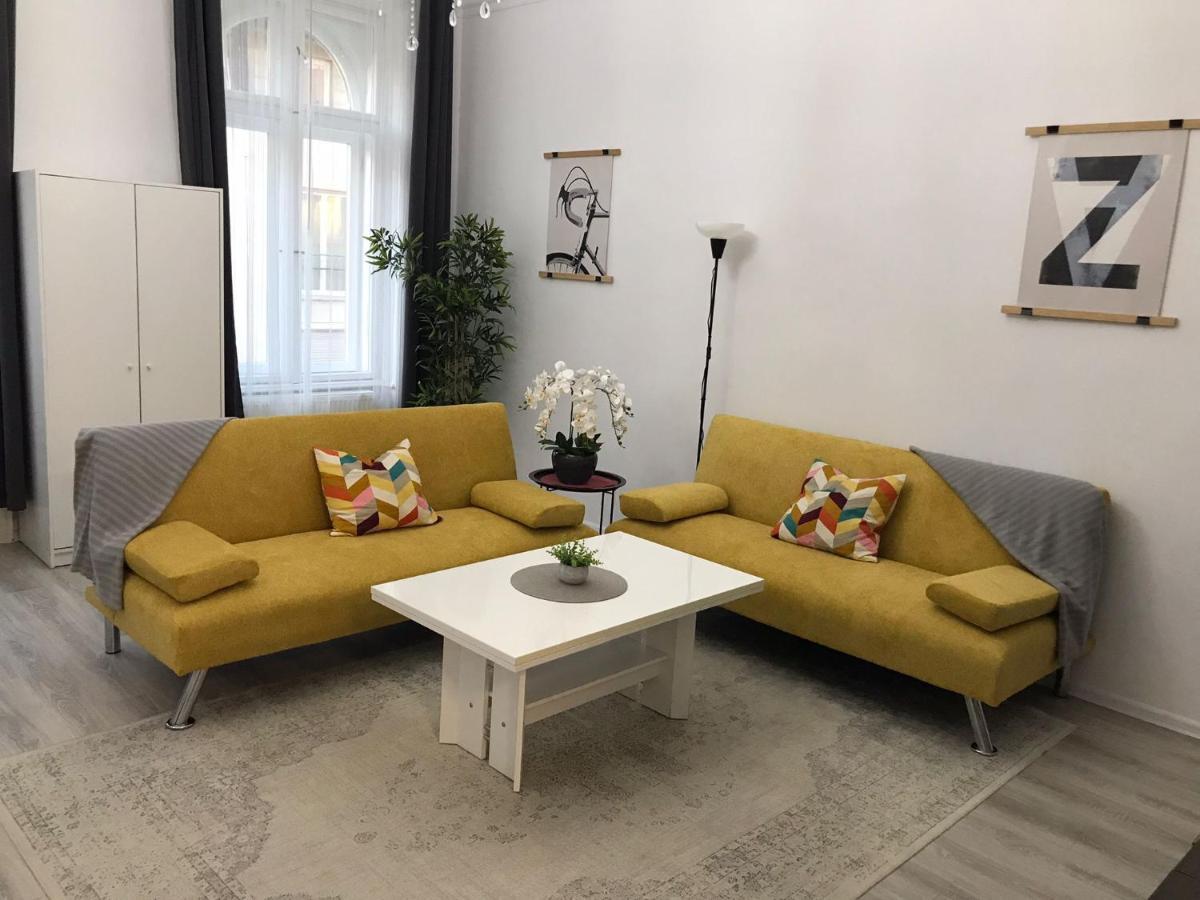 Perfect Location,Newly Decorated Modern, Large Place 60 M2, Really Quiet So You Can Have A Good Night Sleep, Ac, Netflix, Smart Tv, High-Speed Internet, World Famous New York Cafe Only 10 Minutes Walk Будапеща Екстериор снимка