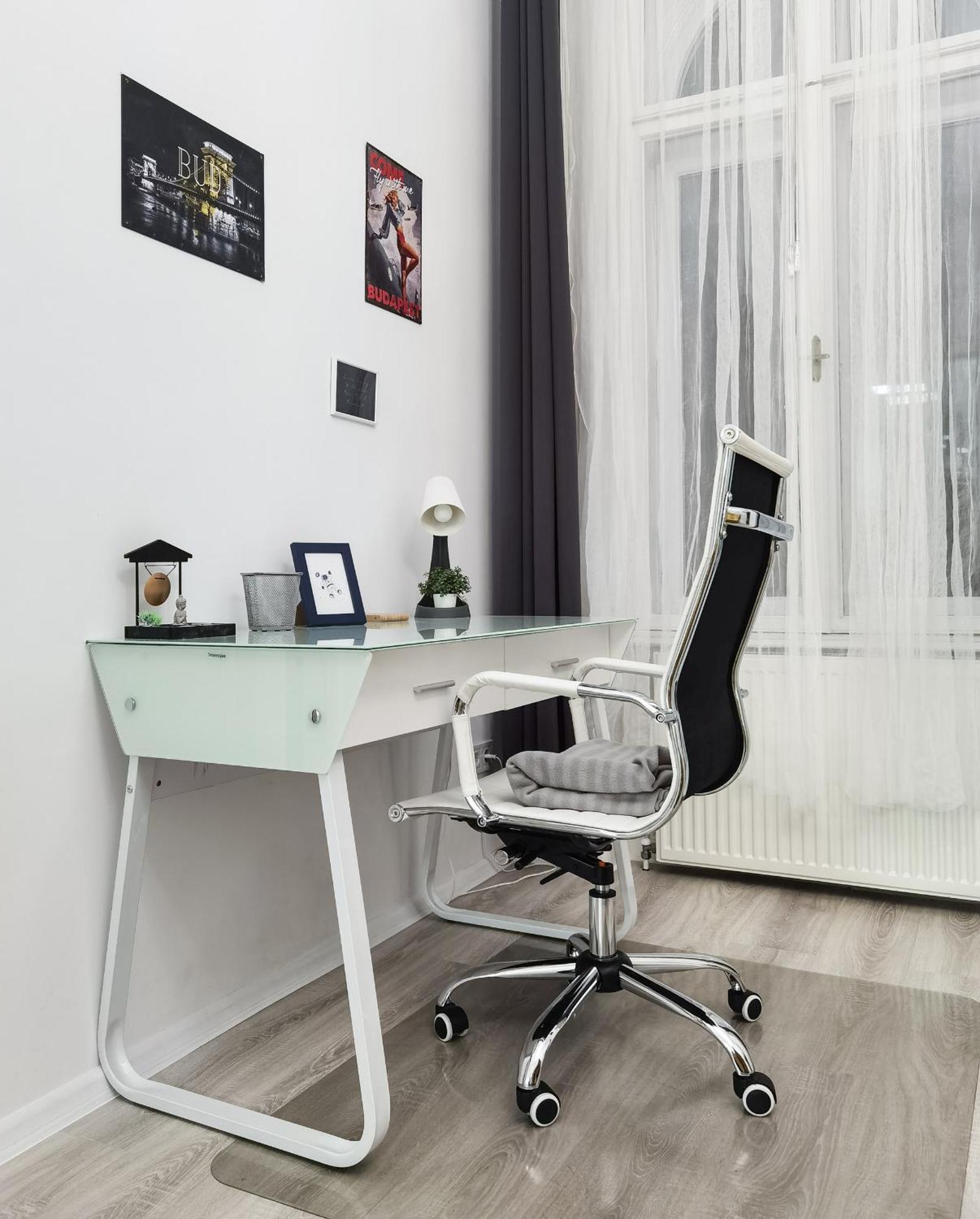 Perfect Location,Newly Decorated Modern, Large Place 60 M2, Really Quiet So You Can Have A Good Night Sleep, Ac, Netflix, Smart Tv, High-Speed Internet, World Famous New York Cafe Only 10 Minutes Walk Будапеща Екстериор снимка