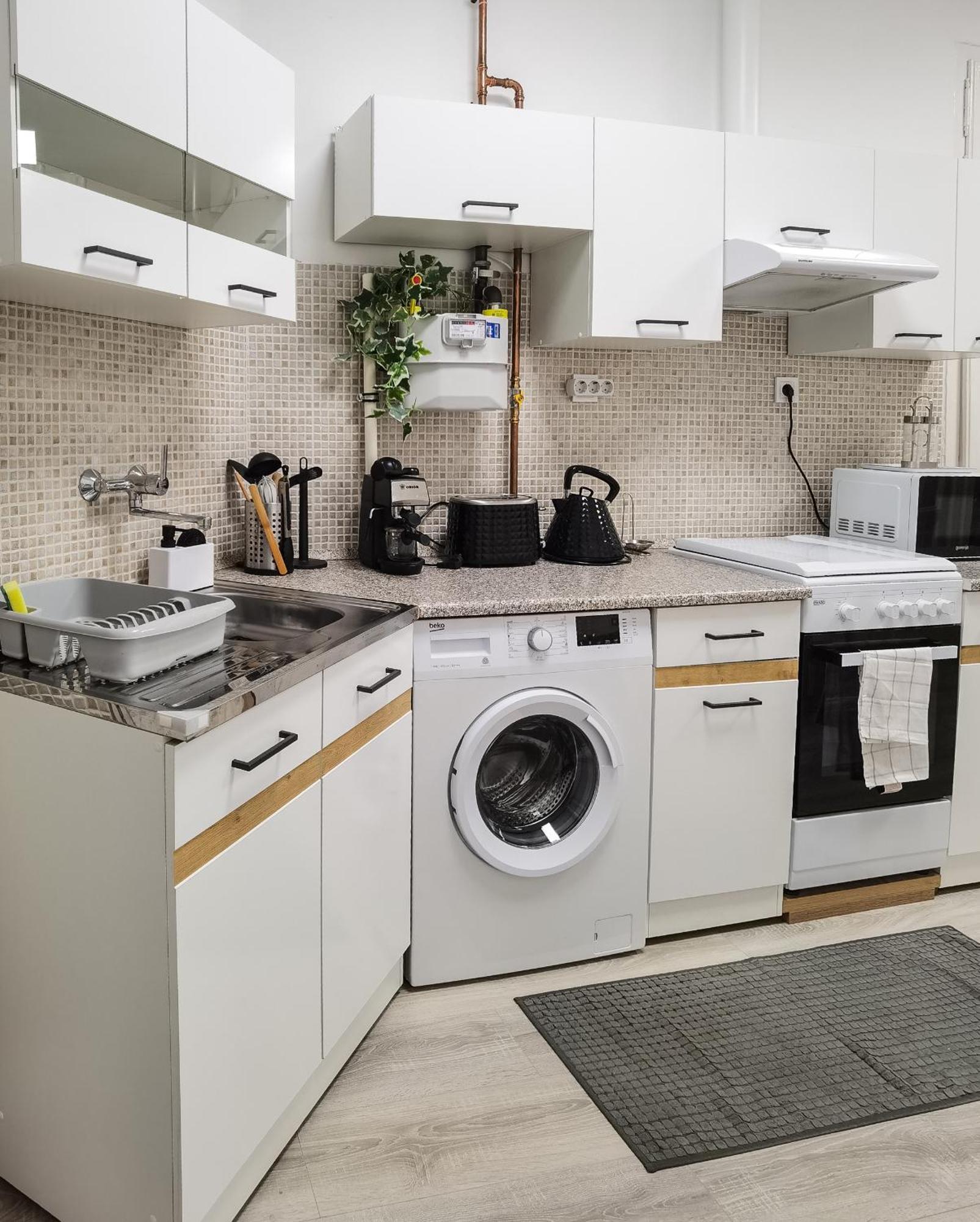 Perfect Location,Newly Decorated Modern, Large Place 60 M2, Really Quiet So You Can Have A Good Night Sleep, Ac, Netflix, Smart Tv, High-Speed Internet, World Famous New York Cafe Only 10 Minutes Walk Будапеща Екстериор снимка