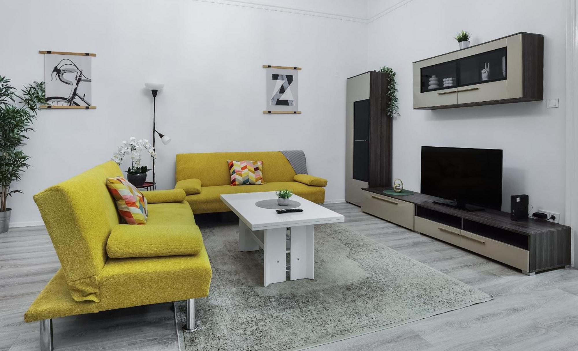 Perfect Location,Newly Decorated Modern, Large Place 60 M2, Really Quiet So You Can Have A Good Night Sleep, Ac, Netflix, Smart Tv, High-Speed Internet, World Famous New York Cafe Only 10 Minutes Walk Будапеща Екстериор снимка