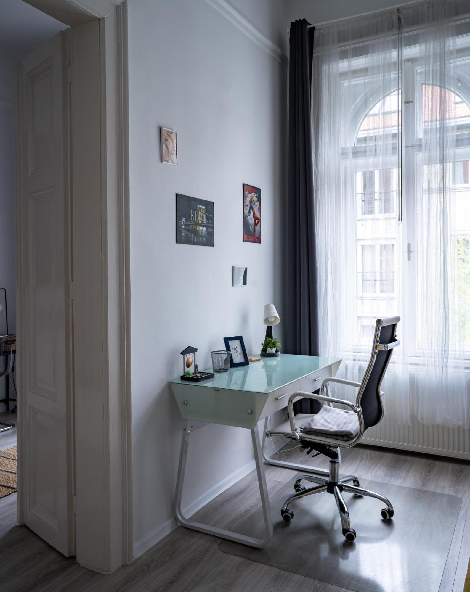 Perfect Location,Newly Decorated Modern, Large Place 60 M2, Really Quiet So You Can Have A Good Night Sleep, Ac, Netflix, Smart Tv, High-Speed Internet, World Famous New York Cafe Only 10 Minutes Walk Будапеща Екстериор снимка