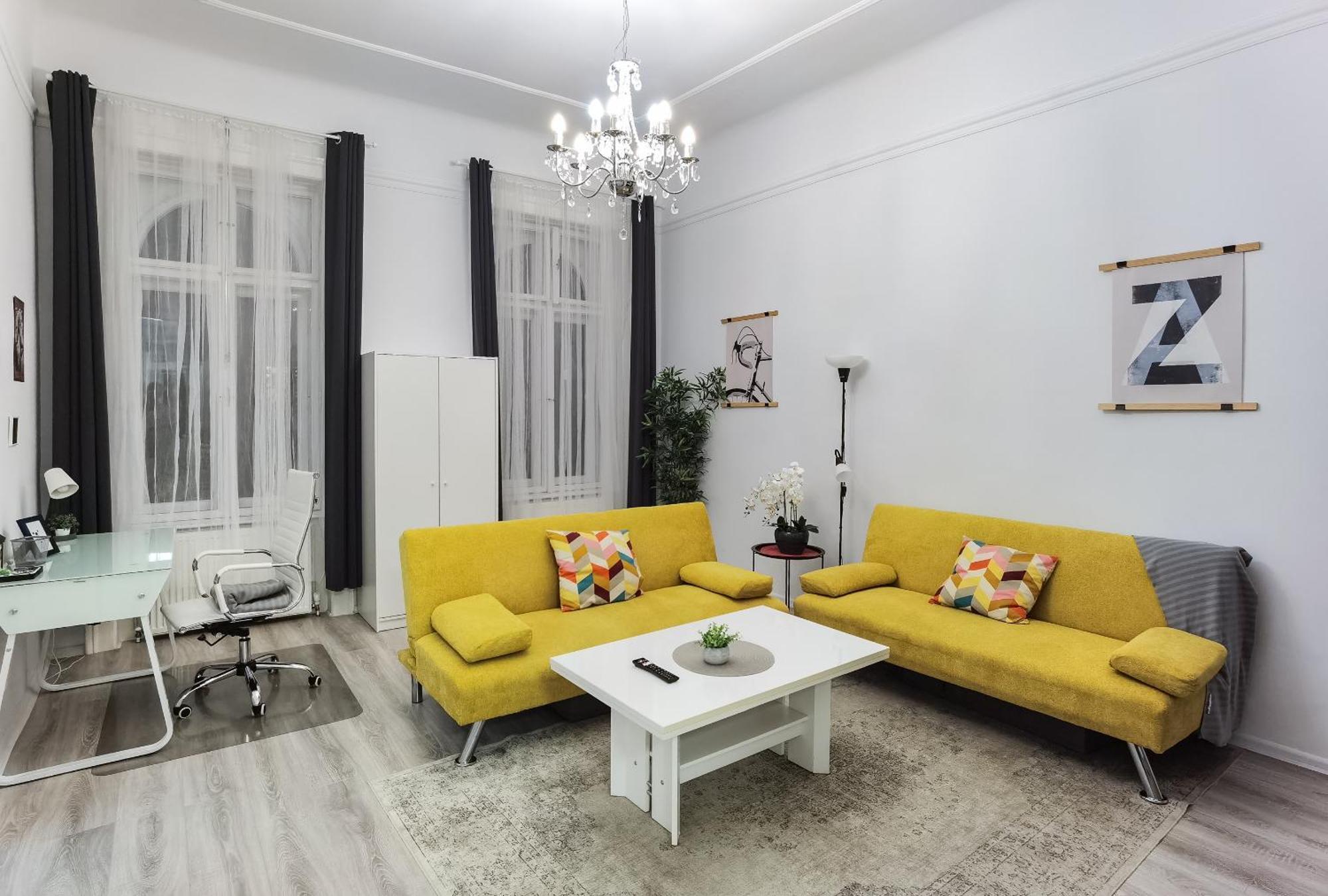 Perfect Location,Newly Decorated Modern, Large Place 60 M2, Really Quiet So You Can Have A Good Night Sleep, Ac, Netflix, Smart Tv, High-Speed Internet, World Famous New York Cafe Only 10 Minutes Walk Будапеща Екстериор снимка