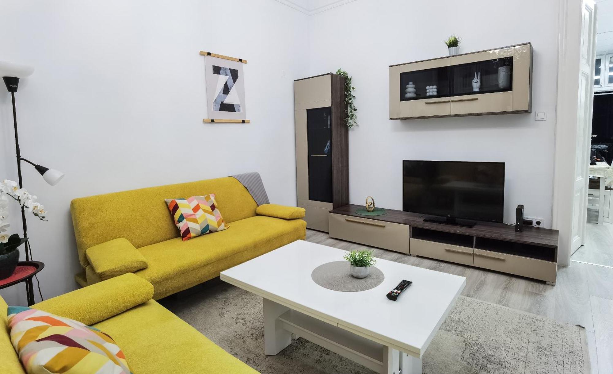 Perfect Location,Newly Decorated Modern, Large Place 60 M2, Really Quiet So You Can Have A Good Night Sleep, Ac, Netflix, Smart Tv, High-Speed Internet, World Famous New York Cafe Only 10 Minutes Walk Будапеща Екстериор снимка