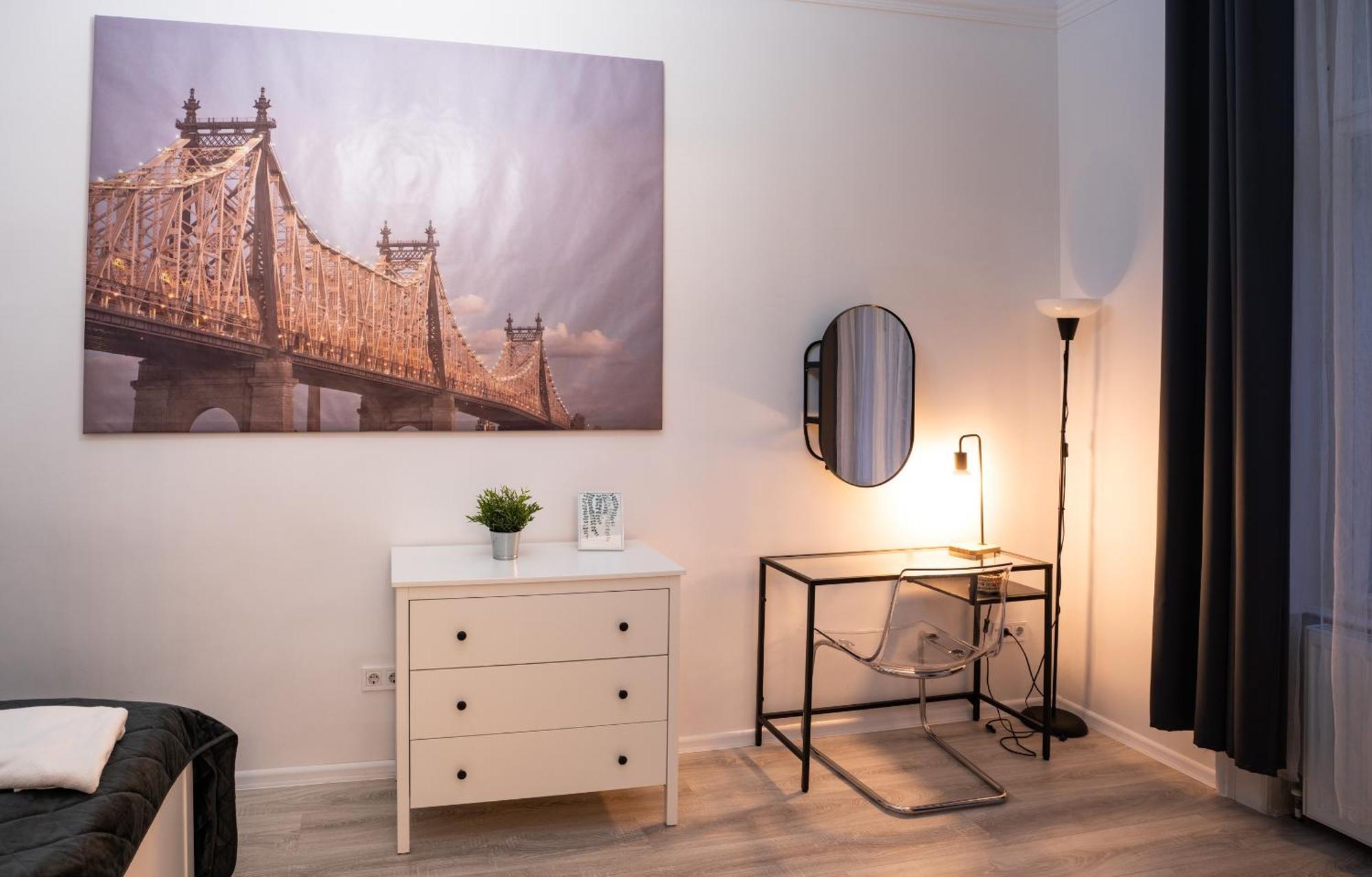 Perfect Location,Newly Decorated Modern, Large Place 60 M2, Really Quiet So You Can Have A Good Night Sleep, Ac, Netflix, Smart Tv, High-Speed Internet, World Famous New York Cafe Only 10 Minutes Walk Будапеща Екстериор снимка
